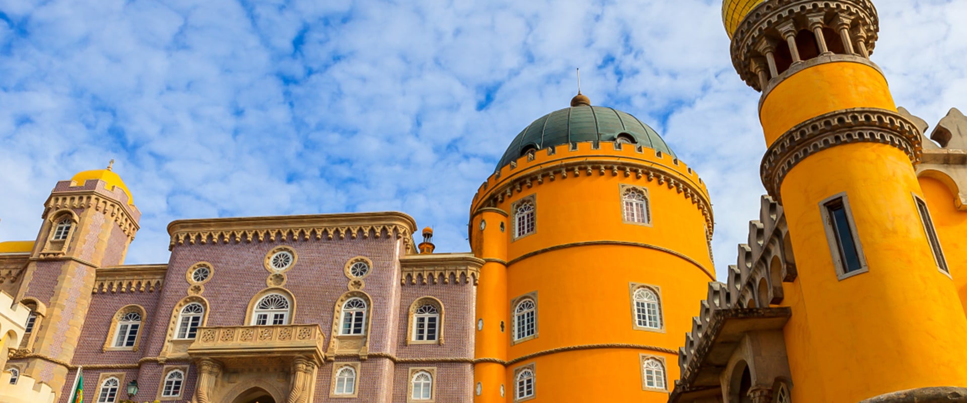 Exploring History and Landmarks: A Unique Group Tour Option